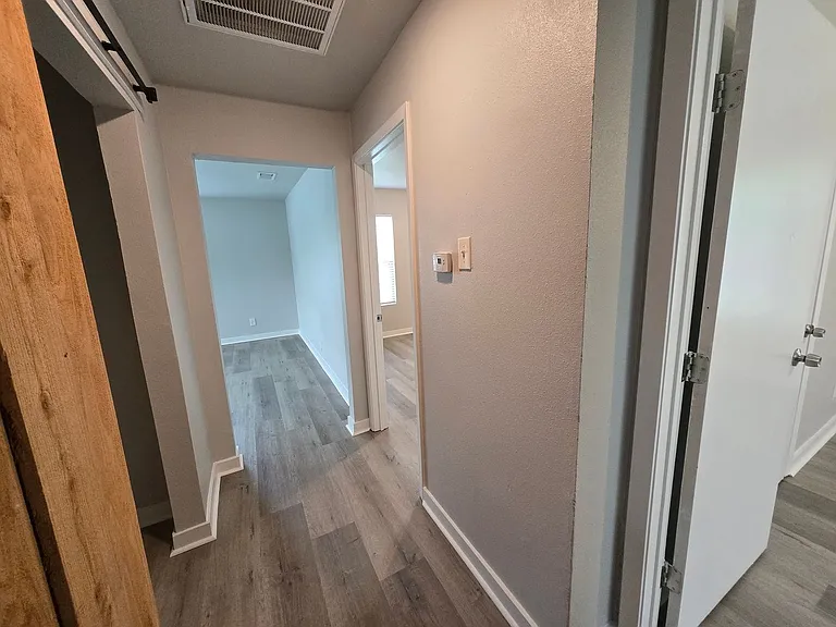 501A Parkdale Ave — Photo 9