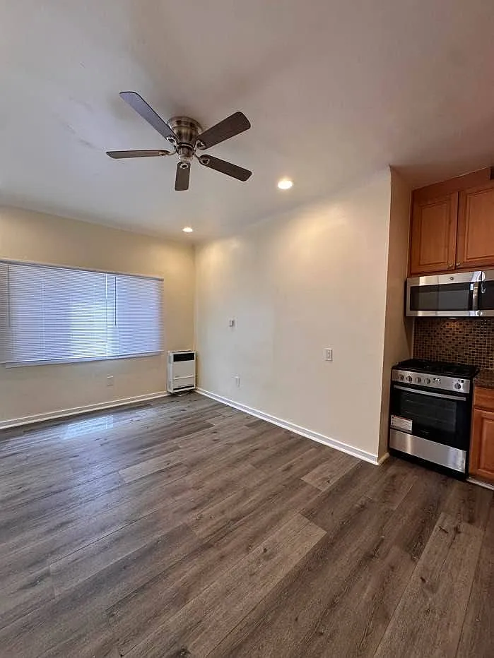 1103 W 64th St Los Angeles, CA 90044 — Photo 4