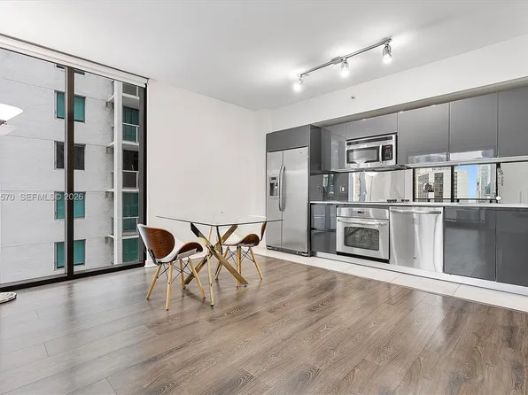 31 SE 6th St APT 2008, Miami, FL 33131