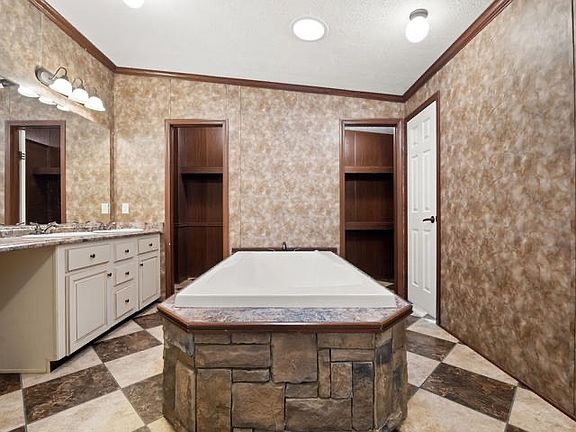 5th image of 158 Ashworth Dr