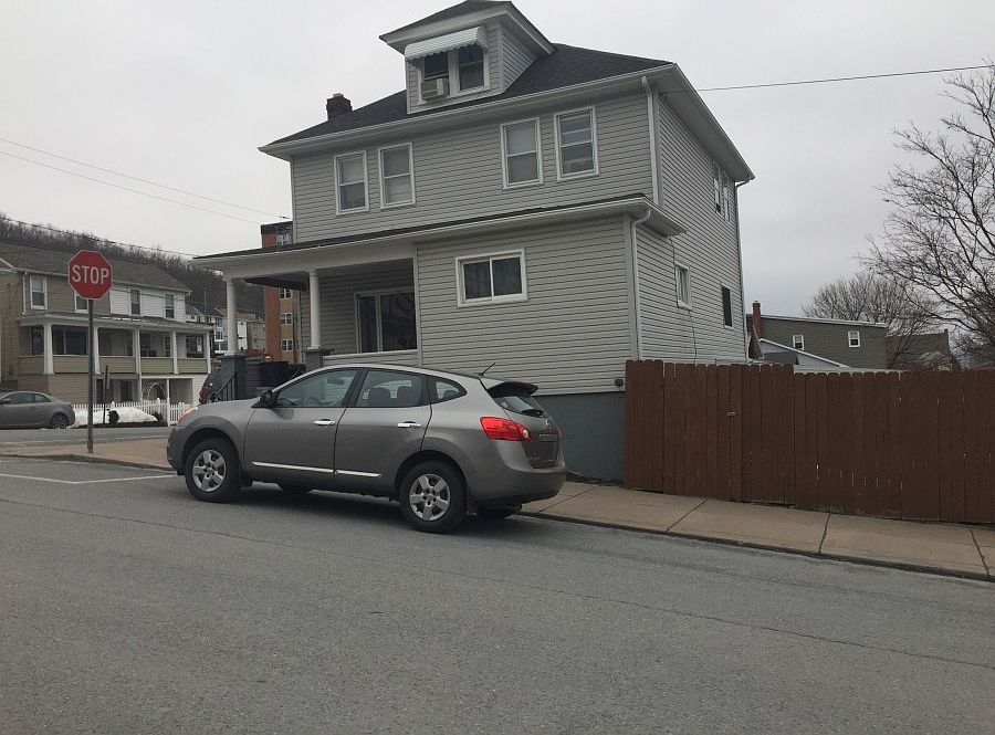 2nd image of 18 Jones St