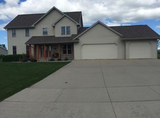 119 Bengal Ln, Wrightstown, WI 54180