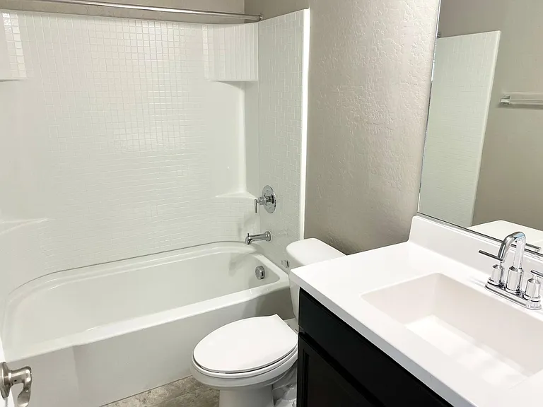 30069 W Clarendon Ave — Photo 12