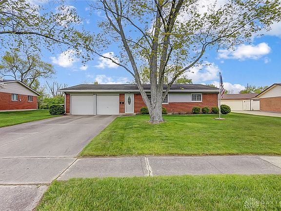 2nd image of 3875 Wimbledon Cir