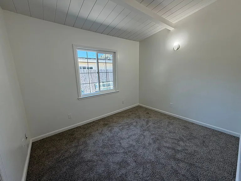 295 Roswell Dr — Photo 9