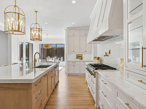 5th image of 10148 Hedgeway Dr