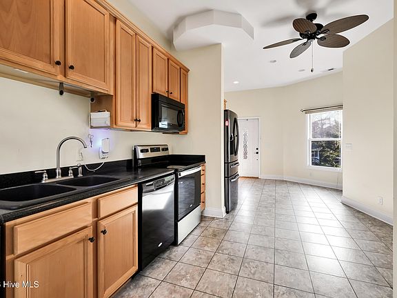 5th image of 233 NE 75th Street