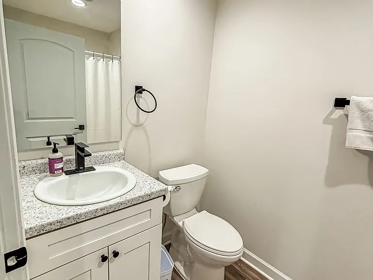 1624B Gunston Dr — Photo 44