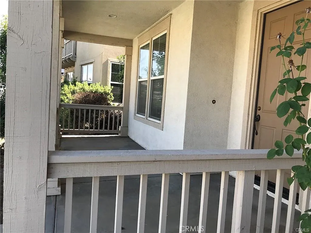 5 bed, 4.5 bath, 3436 sqft, $4,200 — Photo 2