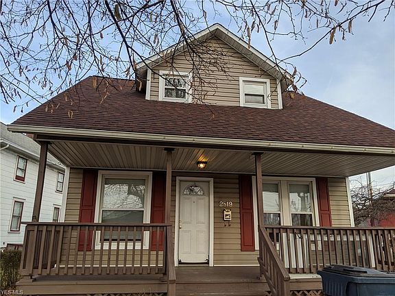 3rd image of 2819 Vincent St