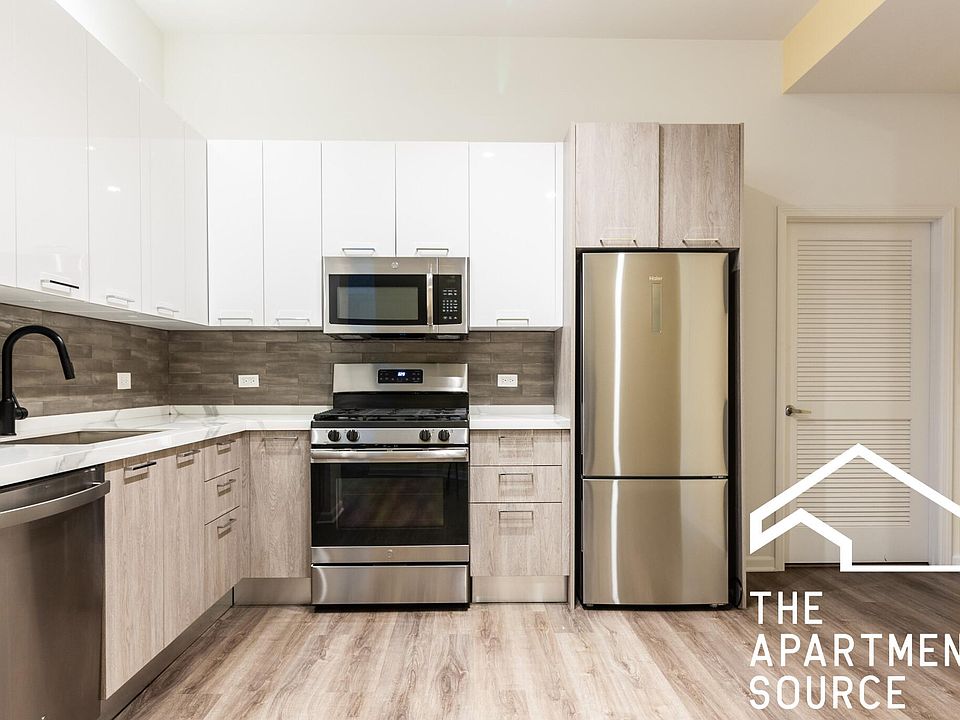 1st image of 2500 S Wabash Ave #305