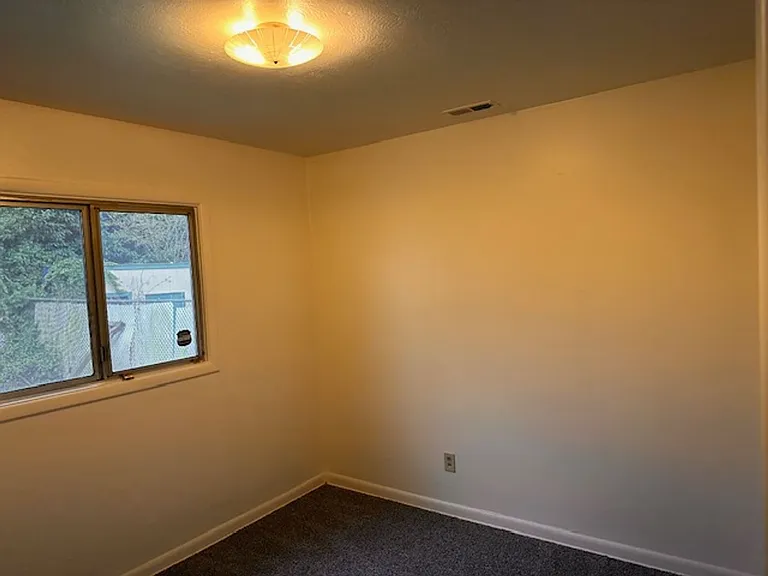 8003 N Wabash Ave — Photo 13