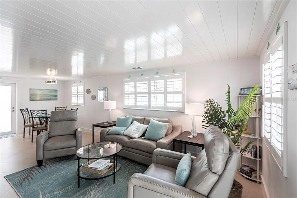 1 bed, 10.0 bath, 728 sqft, $7,470 — Photo 2