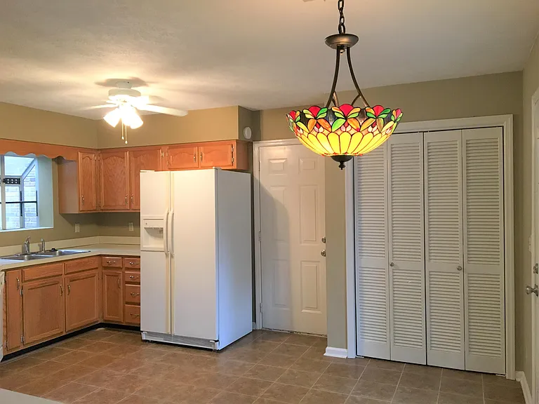 100 Meridian Ct — Photo 8