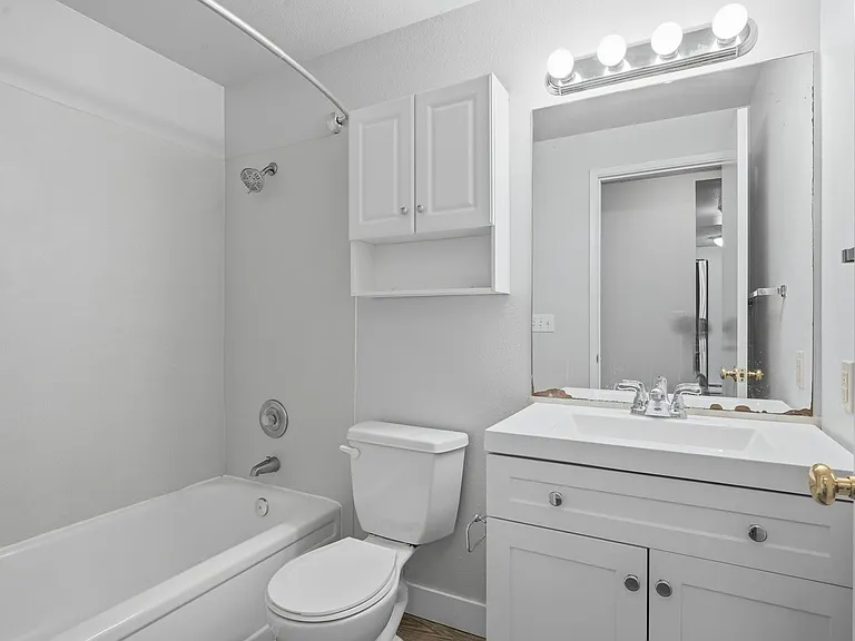 D14 Apartments — Photo 12