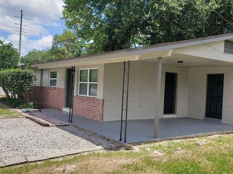 224 W Highland St — Photo 2