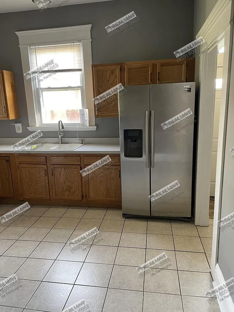 3 bed, 2.0 bath, 2178 sqft, $1,645 — Photo 3