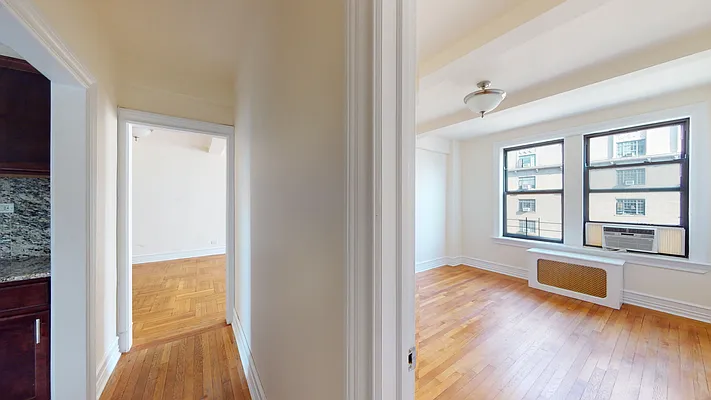 Rented by Bond New York | media 59