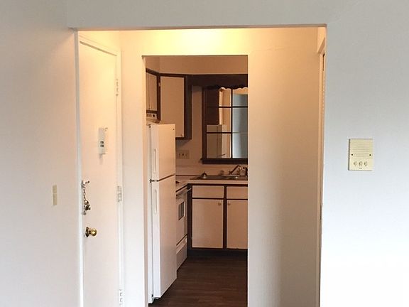 3rd image of 2876 Marshall Ave SE APT 8E
