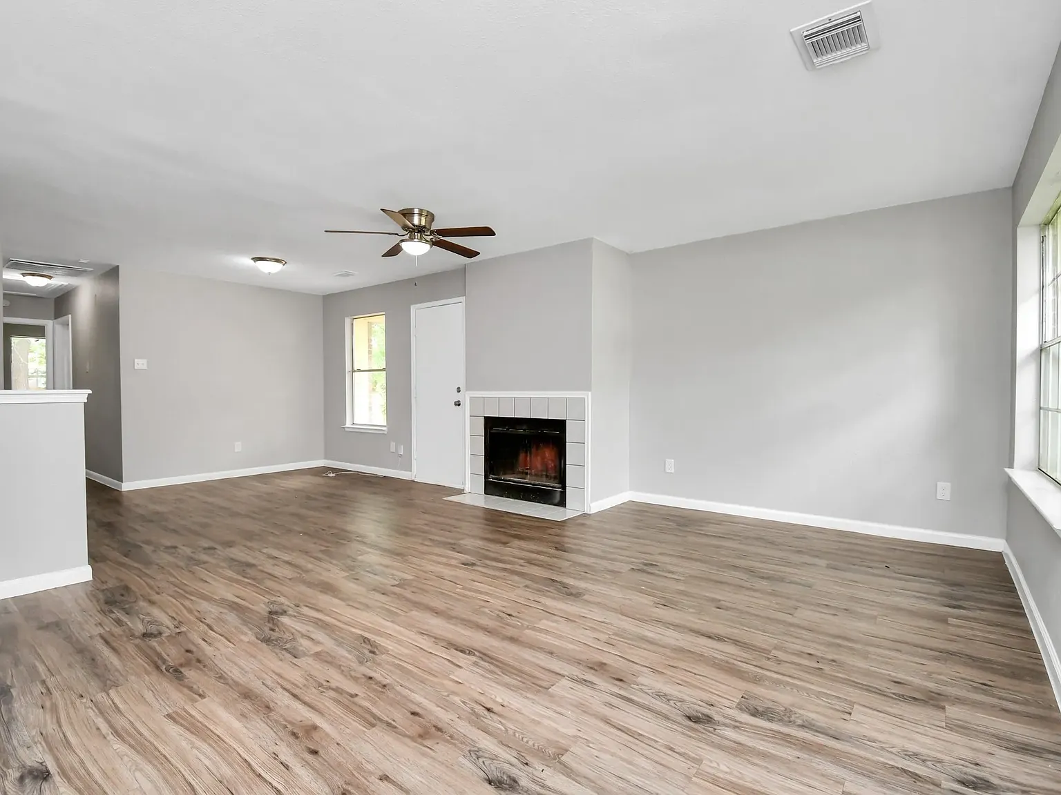 3 bed, 1280 sqft, $1,800 — Photo 4