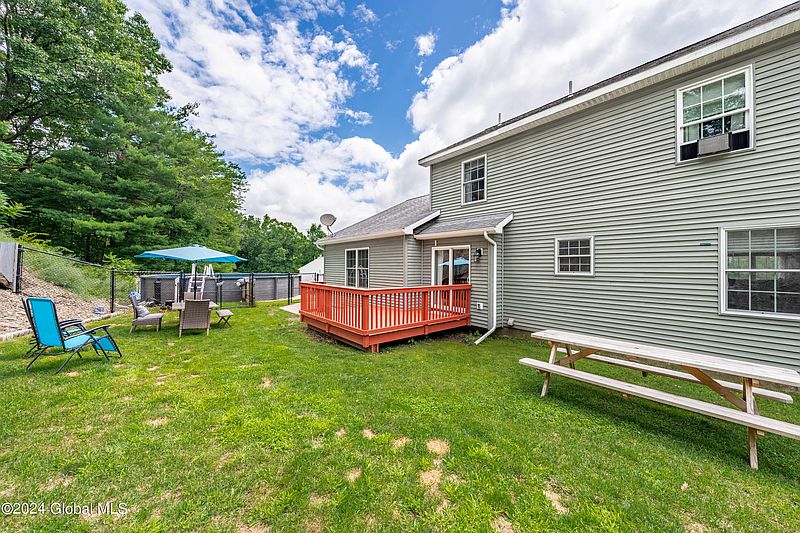 2nd image of 109 Hickory Court
