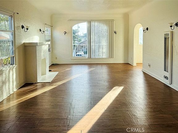 4th image of 1043 Stanley Ave