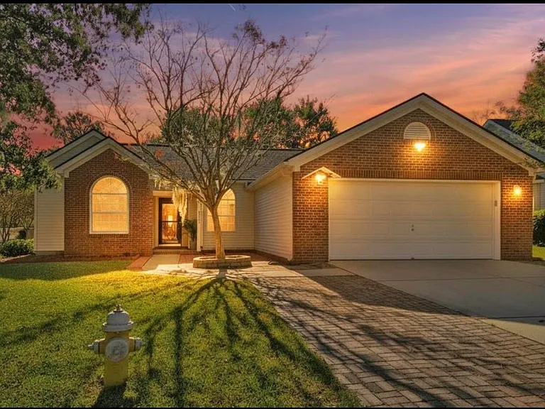 7186 Windmill Creek Rd — Photo 1