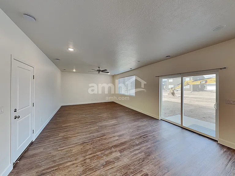 194 N Dry Creek Rd — Photo 4