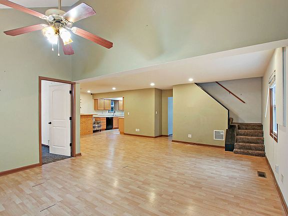 4th image of 39367 N Lake Ave