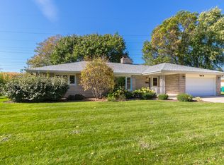 501 Palladium Dr W, Joliet, IL