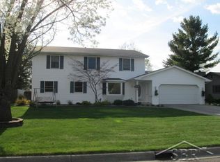 1159 N Frost Dr, Saginaw, MI 48638
