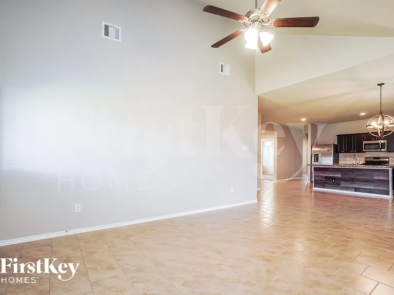 2623 Lincolns Meadow Dr — Photo 2