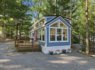 106 Black Cherry Ct, Milford, PA 18337