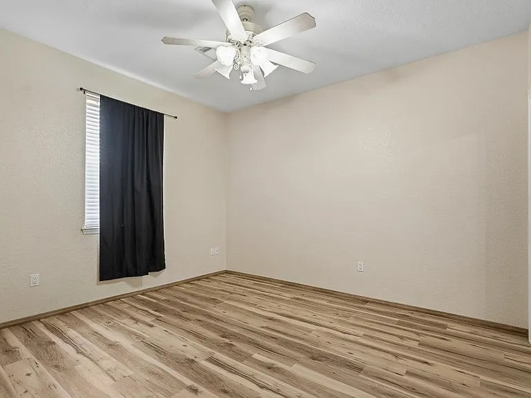 1717 Red Oak Dr — Photo 12