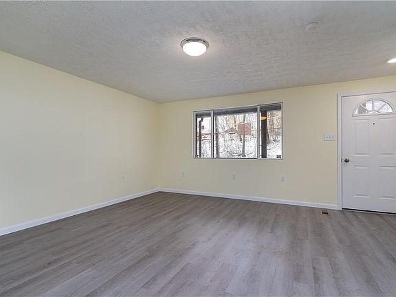 5th image of 516 Amblers Ln