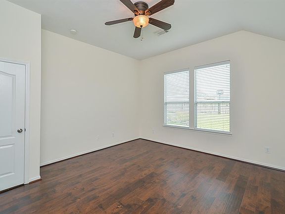 3rd image of 19111 Mustang Pointe Ln