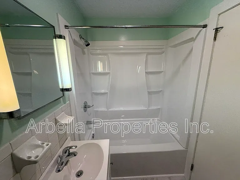 1713 Seward Dr — Photo 15