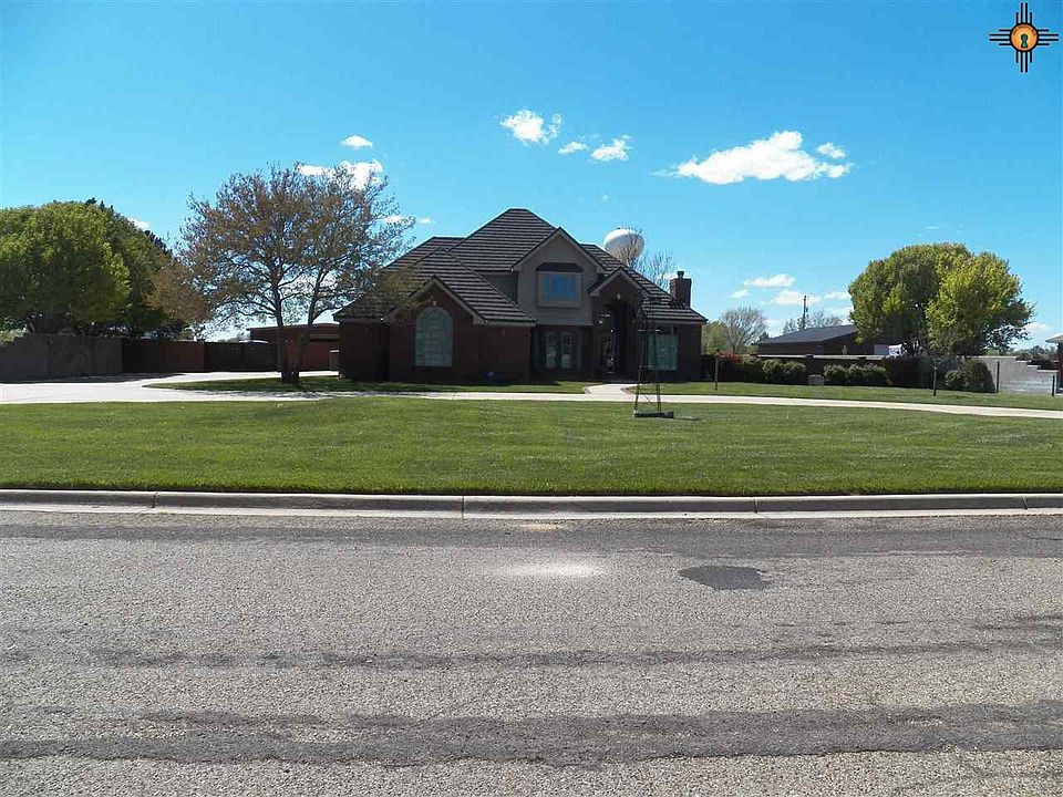 1st image of 11 N Village Dr