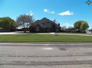 11 N Village Dr, Clovis, NM 88101