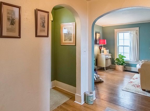 4th image of 1208 W Galena Blvd