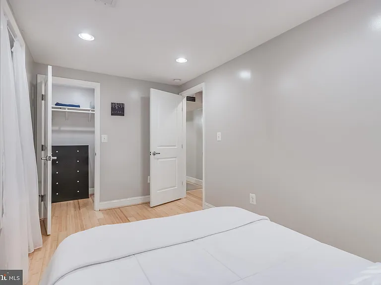 26 T St NE #A — Photo 16