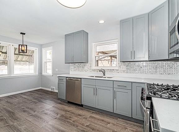 4th image of 6448 N Washtenaw Ave #1