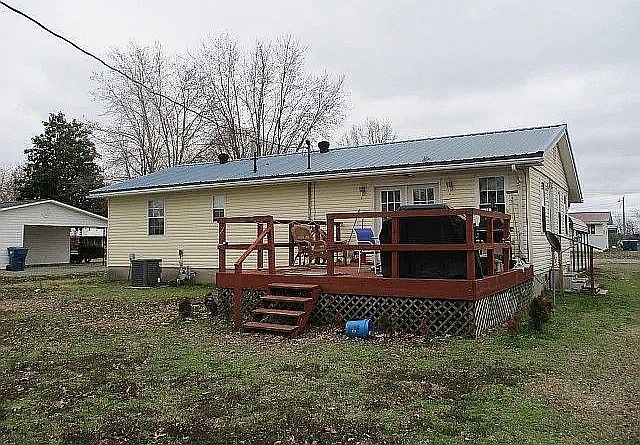 2nd image of 909 E Almar St