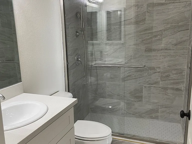 Reeves street luxury apartments — Photo 17