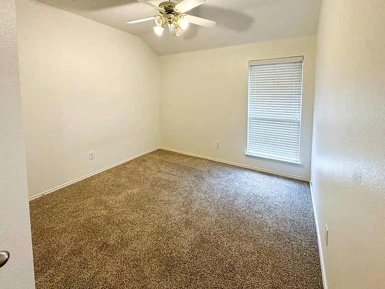 6416 Meadowcrest Ln — Photo 24