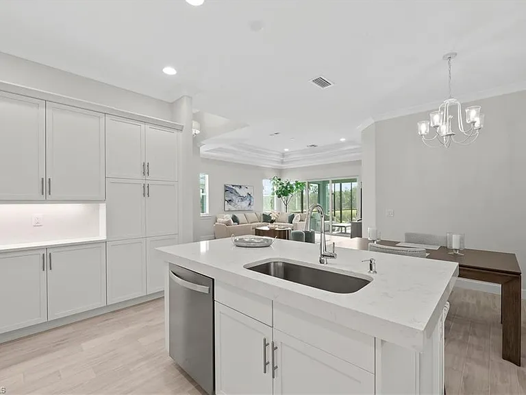 6403 Negril Isle Dr — Photo 12