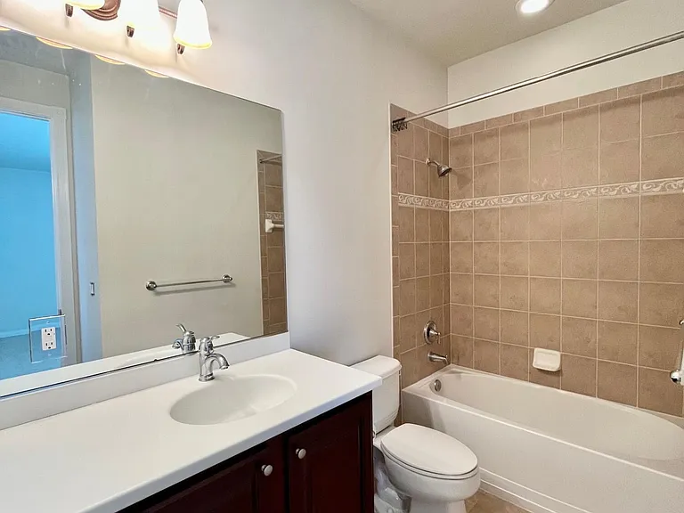 1039 Tiki Dr — Photo 9