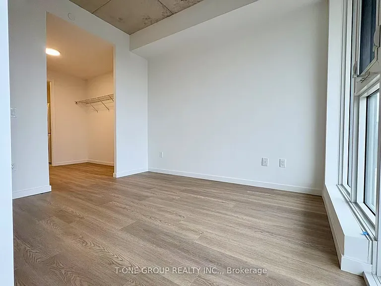 689 The Queensway #619 — Photo 10