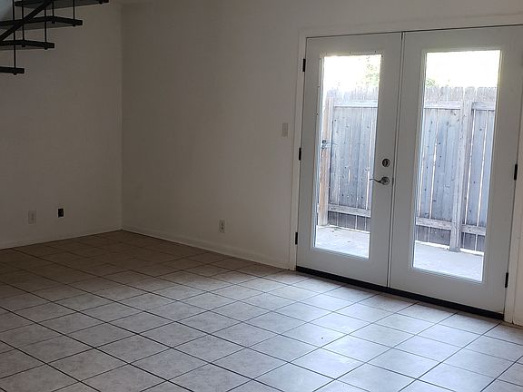 2nd image of 1807 Rosemary Ave APT D