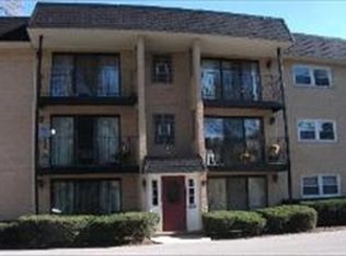 999 S Euclid Ave APT 1S, Elmhurst, IL 60126